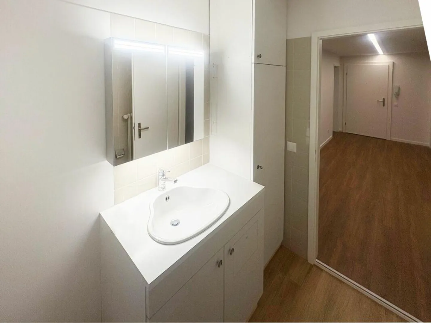 Living in popular Bottmingen - 4.5-room apartment with balcony - Photo 10 of 13