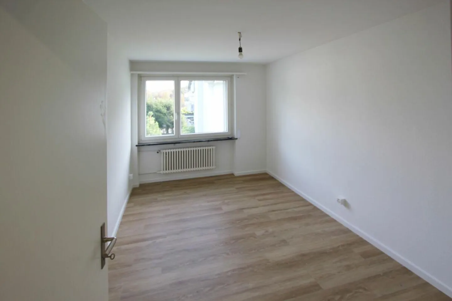 Living in popular Bottmingen - 4.5-room apartment with balcony - Photo 12 of 13