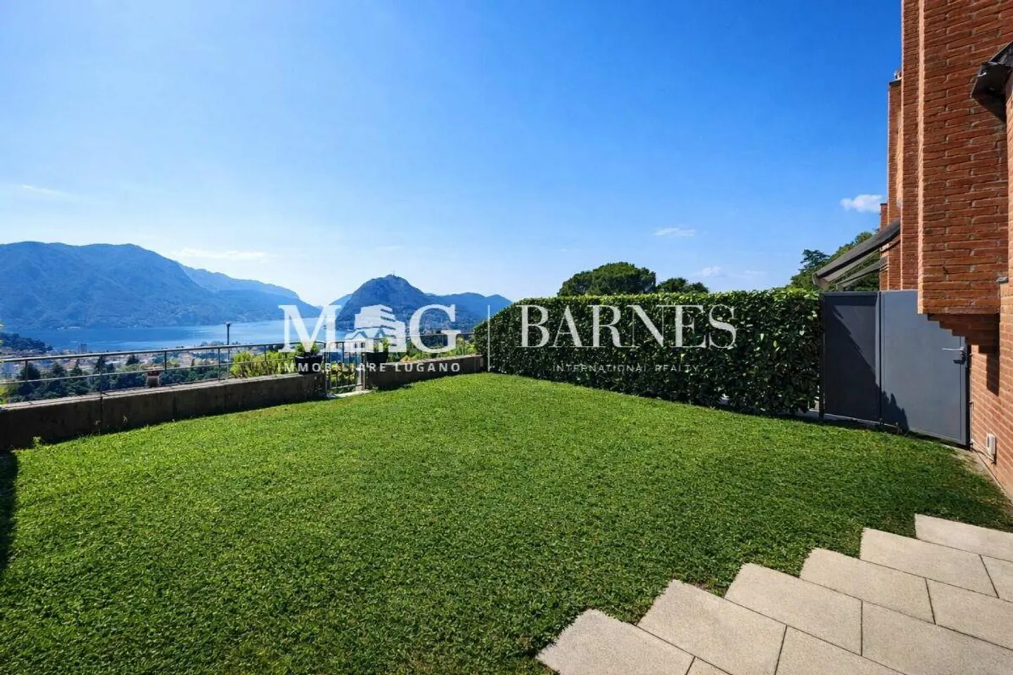 Lugano: Villa with private garden, porch and magnificent lake view - Photo 1 of 23