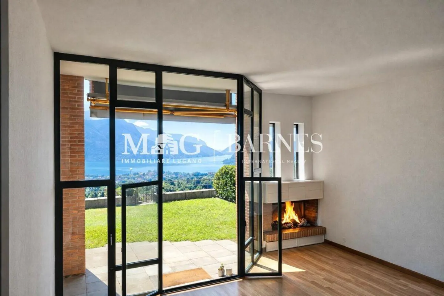 Lugano: Villa with private garden, porch and magnificent lake view - Photo 17 of 23