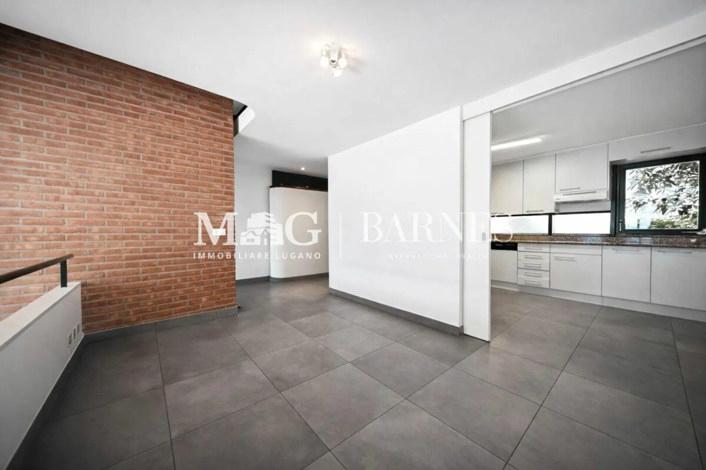 Lugano: Villa with private garden, porch and magnificent lake view - Photo 21 of 23