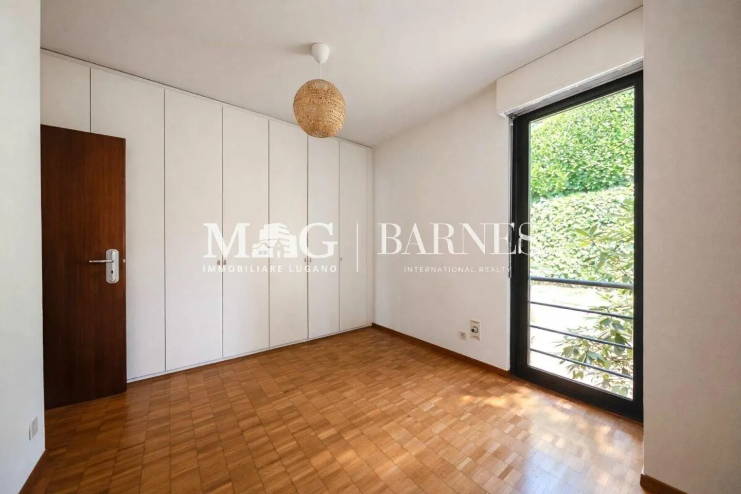 Lugano: Villa with private garden, porch and magnificent lake view - Photo 22 of 23