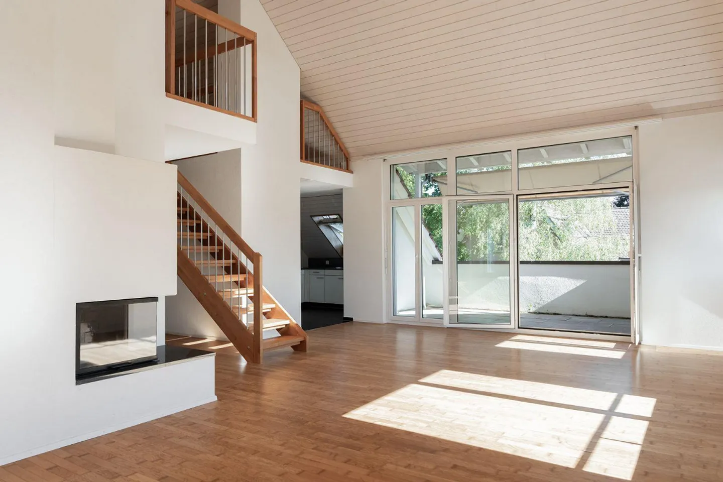 Maisonette penthouse di 3,5 stanze con galleria e alto comfort abitativo - Foto 3 di 11