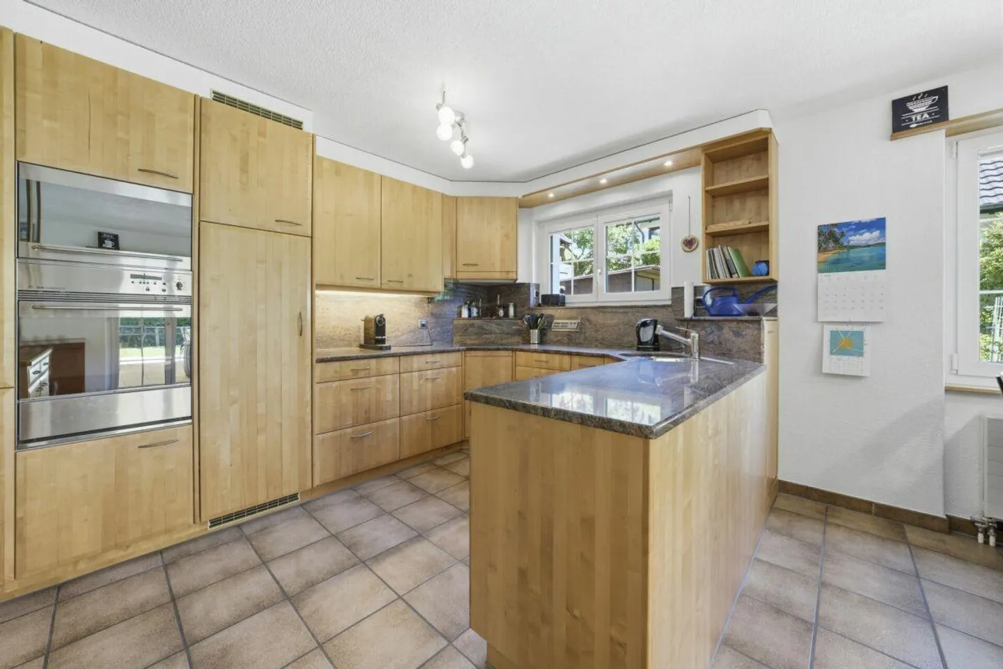 Detached family house with charm, privacy and sunny garden paradise - Photo 9 of 30