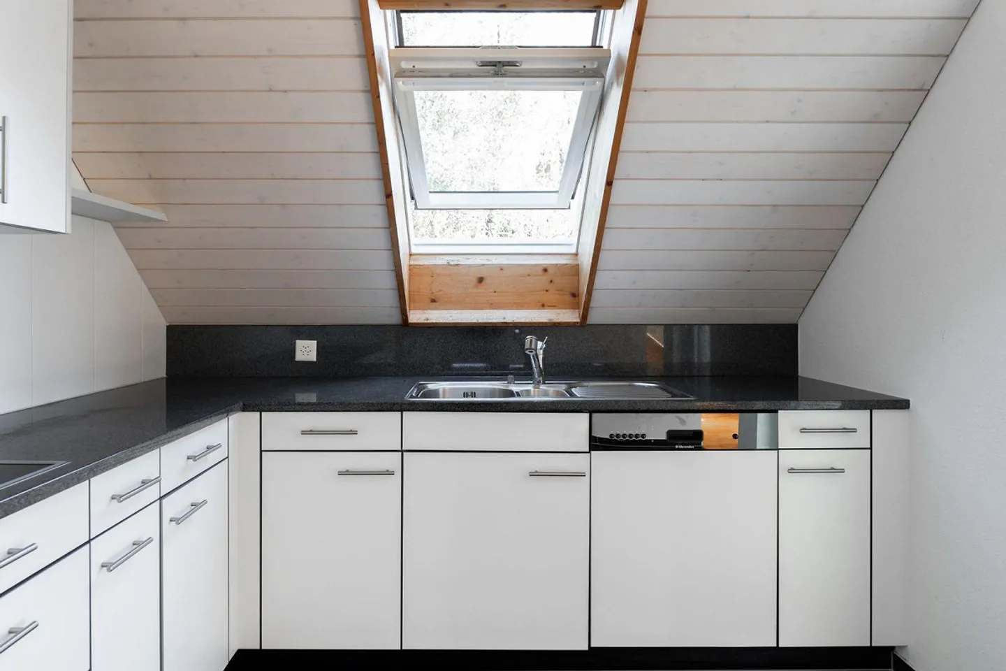 Maisonette penthouse di 3,5 stanze con galleria e alto comfort abitativo - Foto 4 di 11