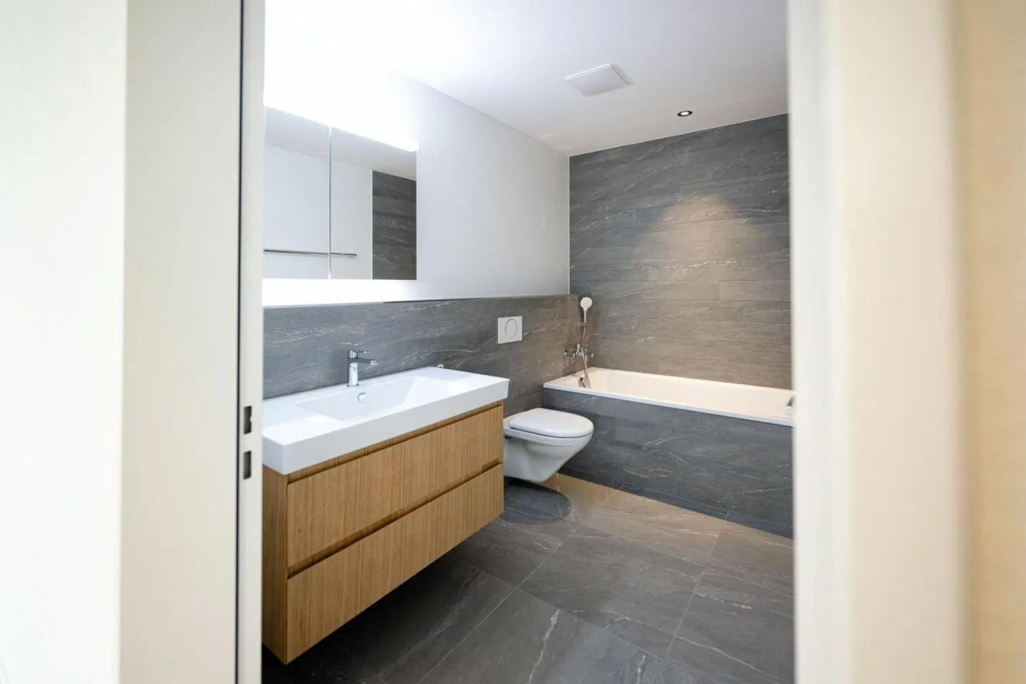 Moderne 3.5-Zimmerwohnung - Foto 5 von 13