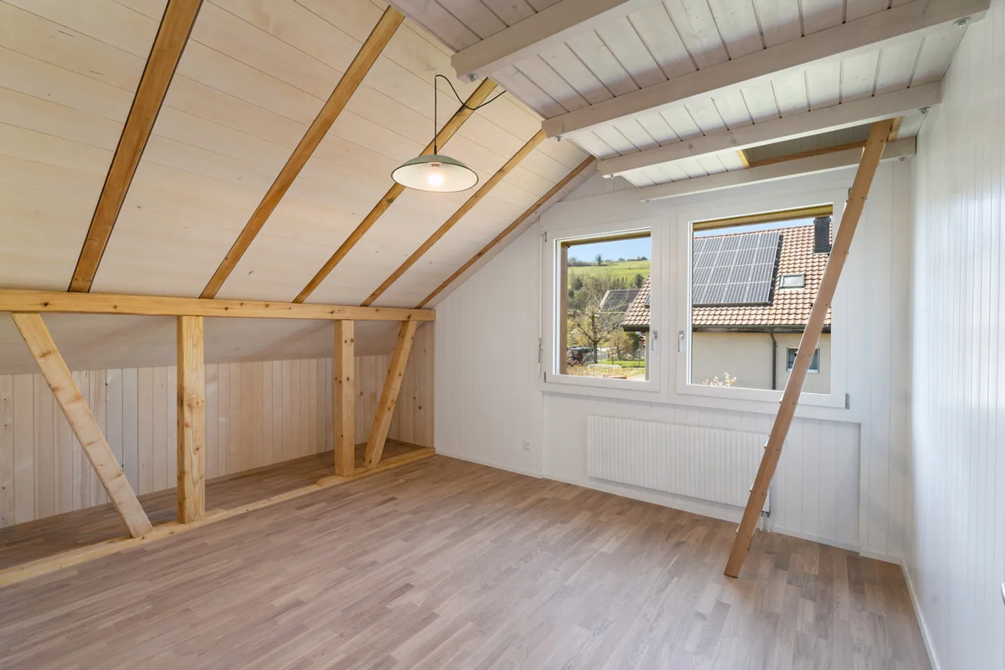 Maison individuelle détachée, baignée de soleil, avec beaucoup d'espace extérieur - Photo 7 sur 11