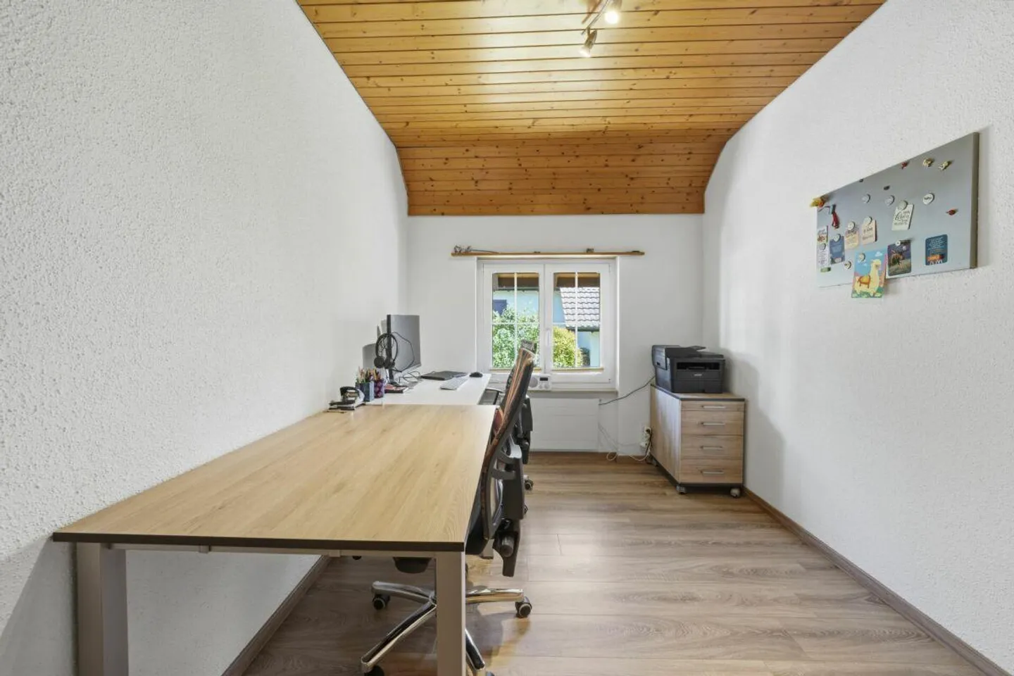 Detached family house with charm, privacy and sunny garden paradise - Photo 17 of 30