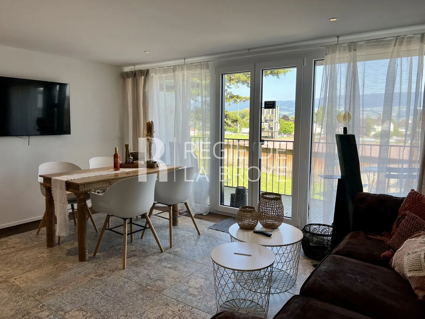 Superbo duplex arredato di 2,5 locali a Estavayer-le-Lac - Foto 1 di 16