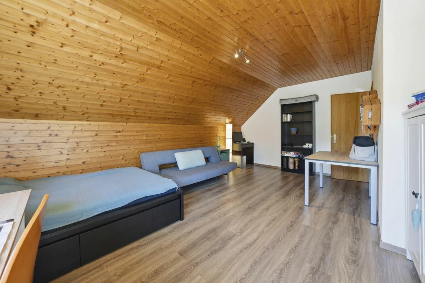 Detached family house with charm, privacy and sunny garden paradise - Photo 21 of 30