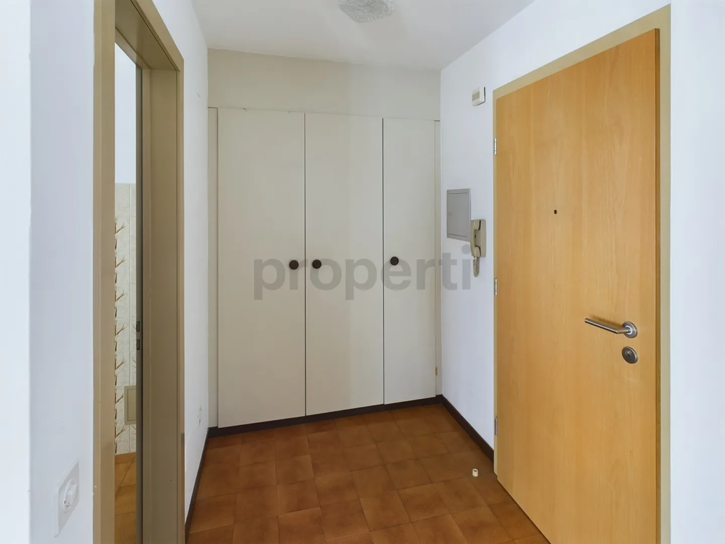 Bright 2.5-room apartment in a strategic location in Mendrisio - Photo 4 of 8