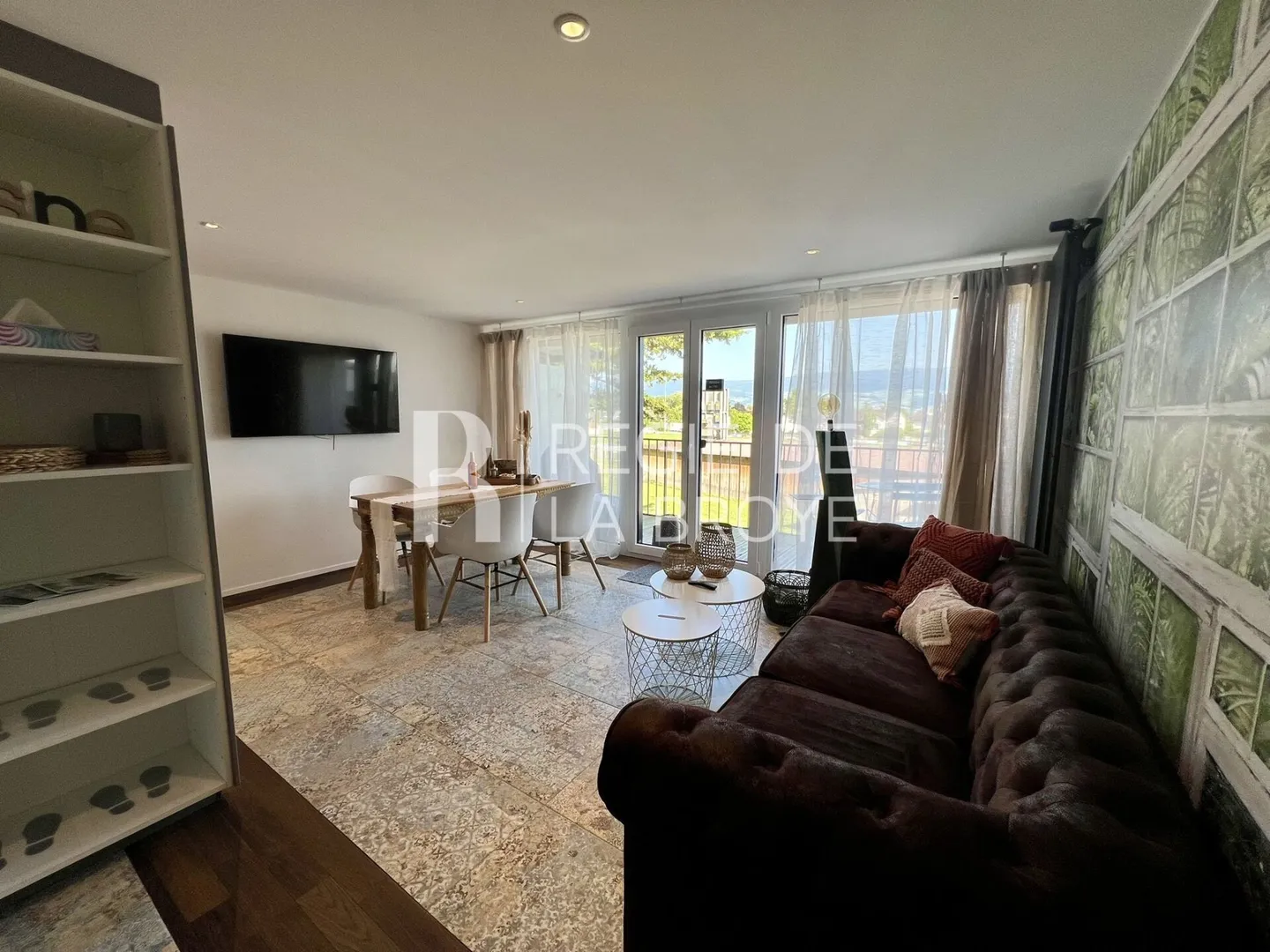 Superbo duplex arredato di 2,5 locali a Estavayer-le-Lac - Foto 3 di 16
