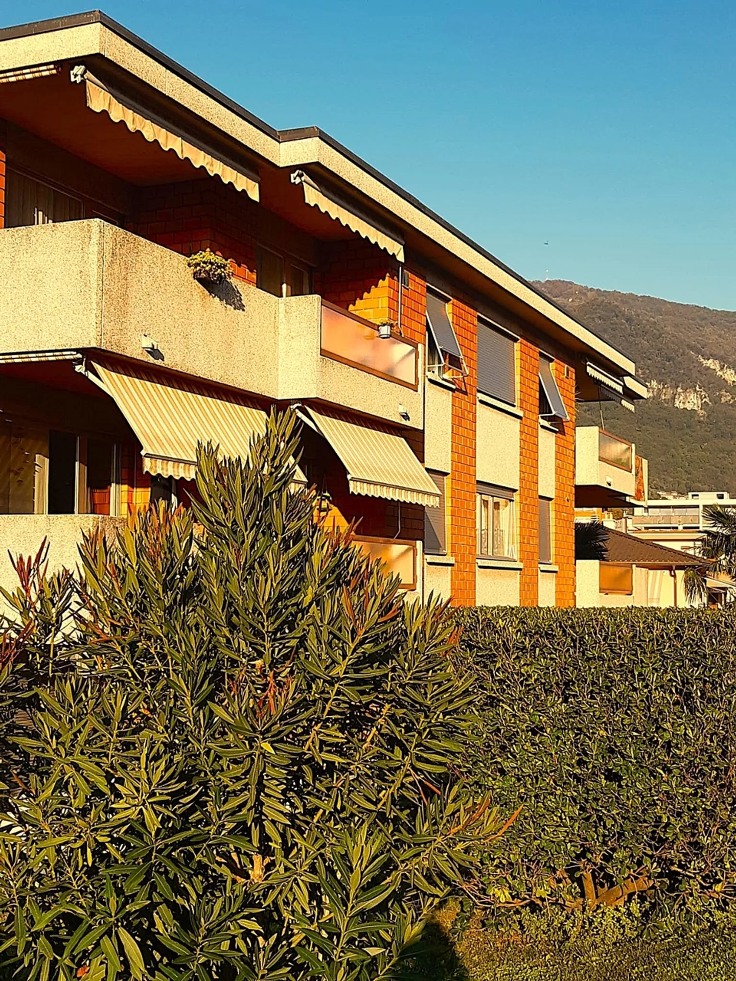 Bright 2.5-room apartment in a strategic location in Mendrisio - Photo 2 of 8