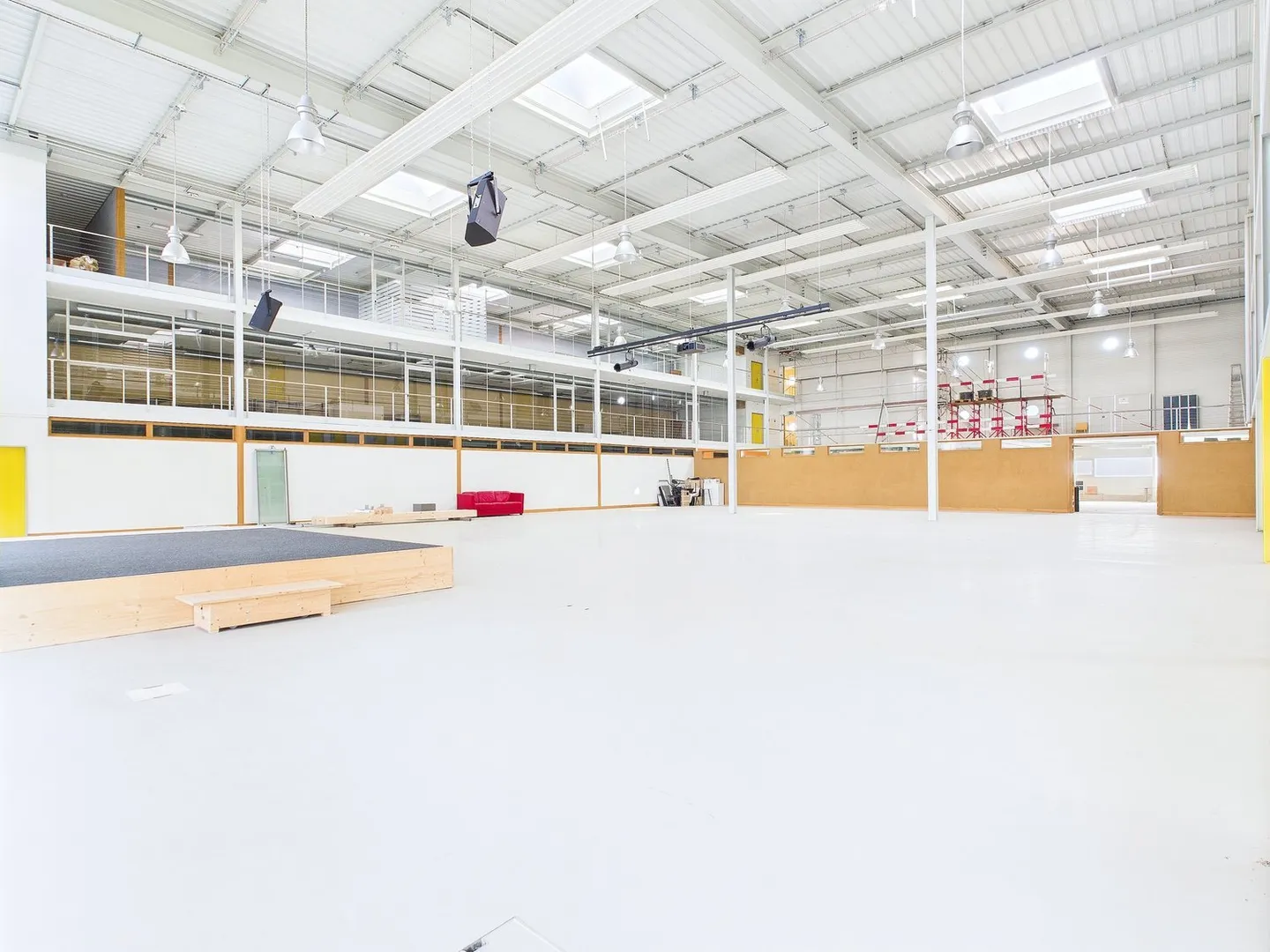 Verkaufs- und Bürofläche im Erdgeschoss im Industriequartier - Foto 7 von 13