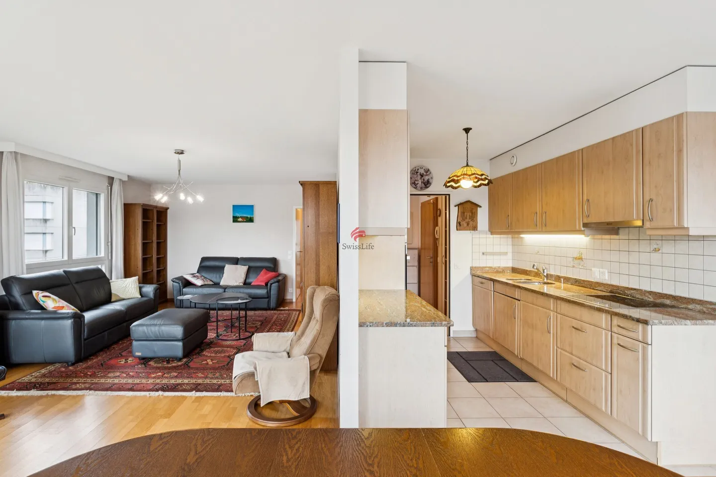 Spacious 5-Room Apartment - Photo 6 of 13