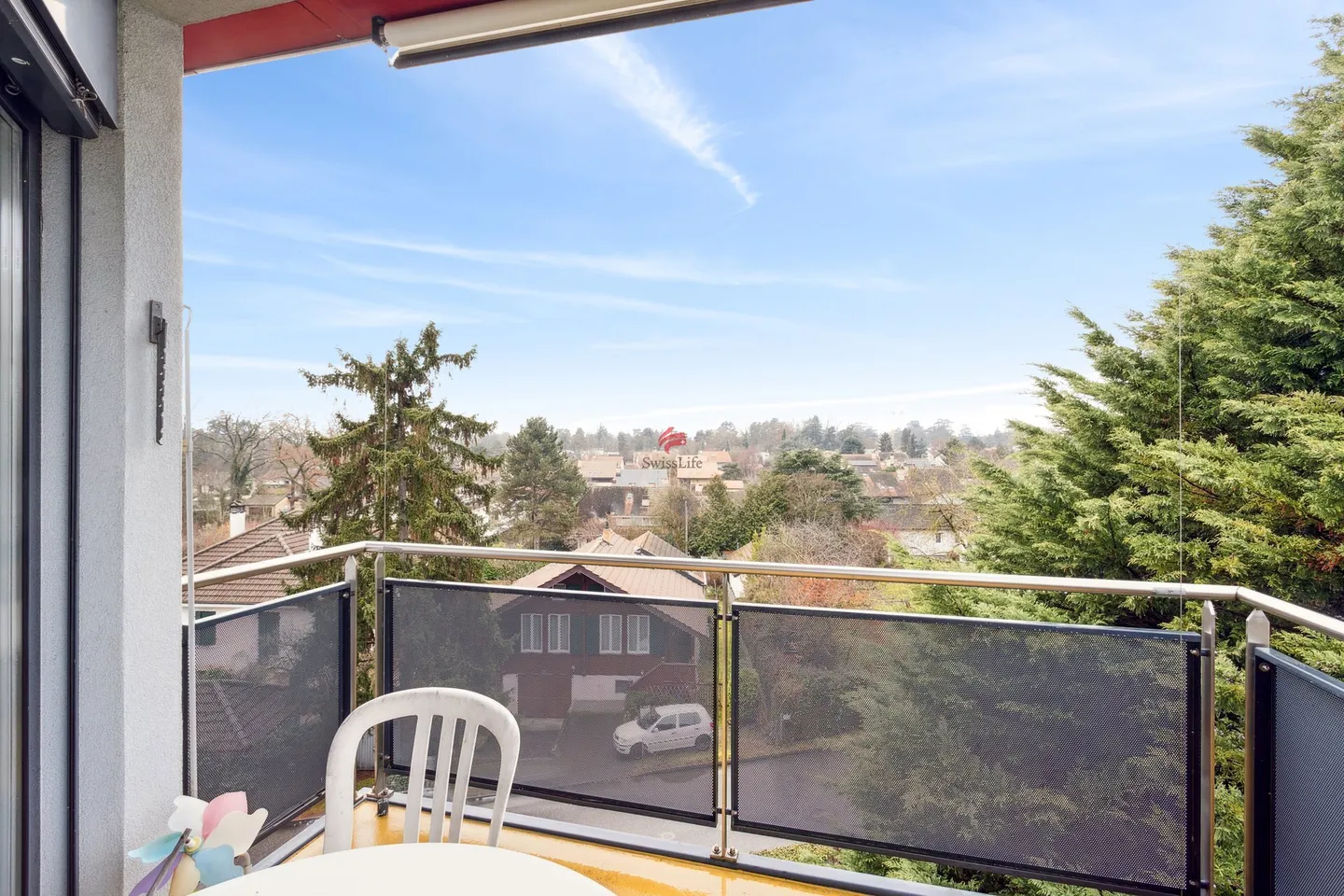 Spacious 5-Room Apartment - Photo 13 of 13