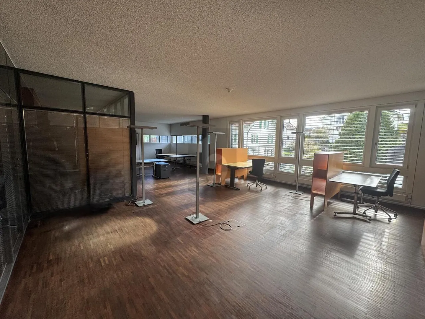 ESPACE DE BUREAU ATTRACTIF AVEC CONFORT - Photo 1 sur 6