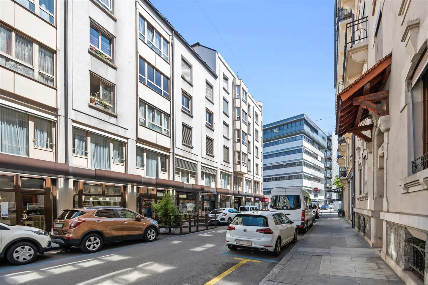 Profitez de belles terrasses dans le quartier de Plainpalais - Photo 2 sur 3