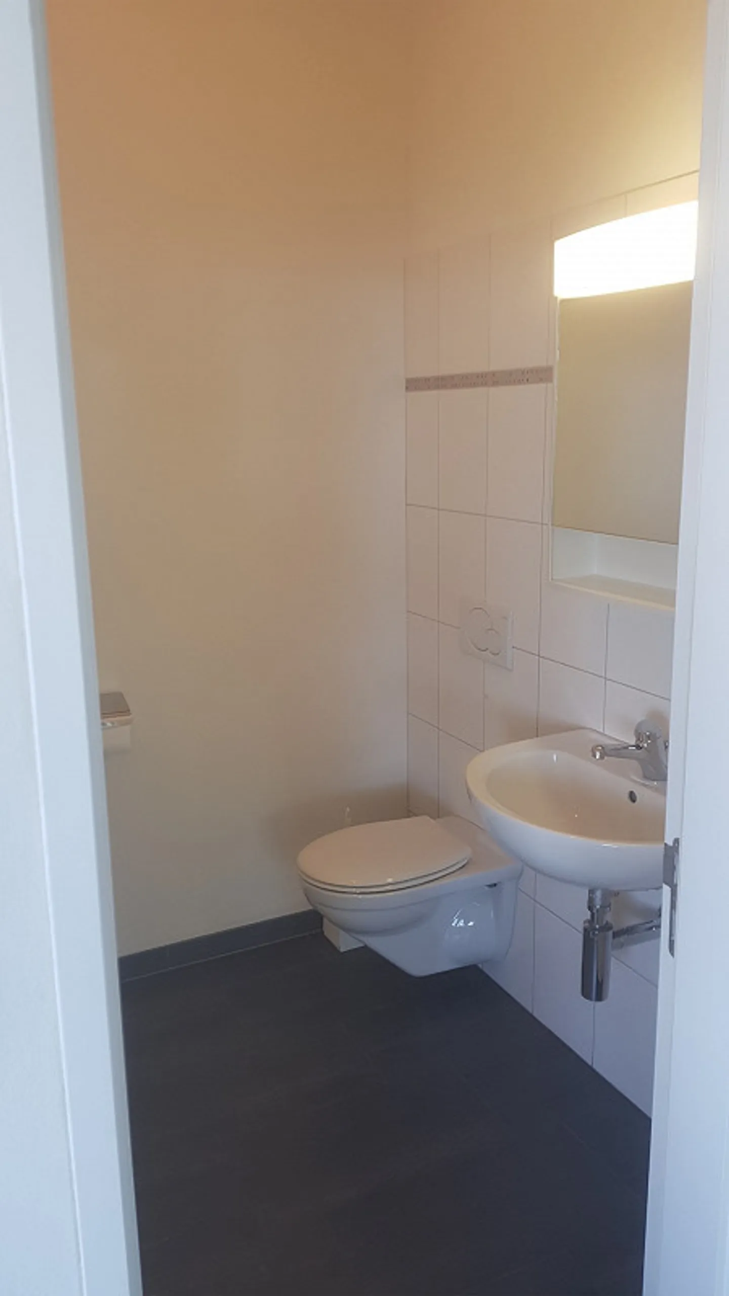 Büroräumlichkeit mit unübertroffener Seesicht - Foto 3 von 6