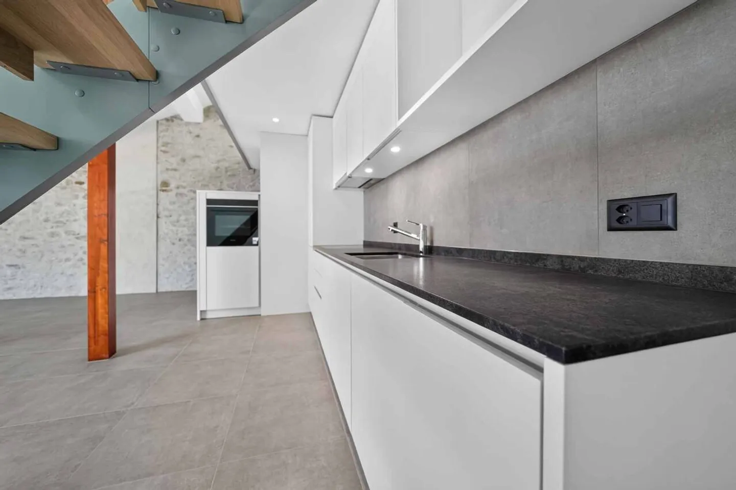 Duplex with character and mezzanine - Photo 3 of 10