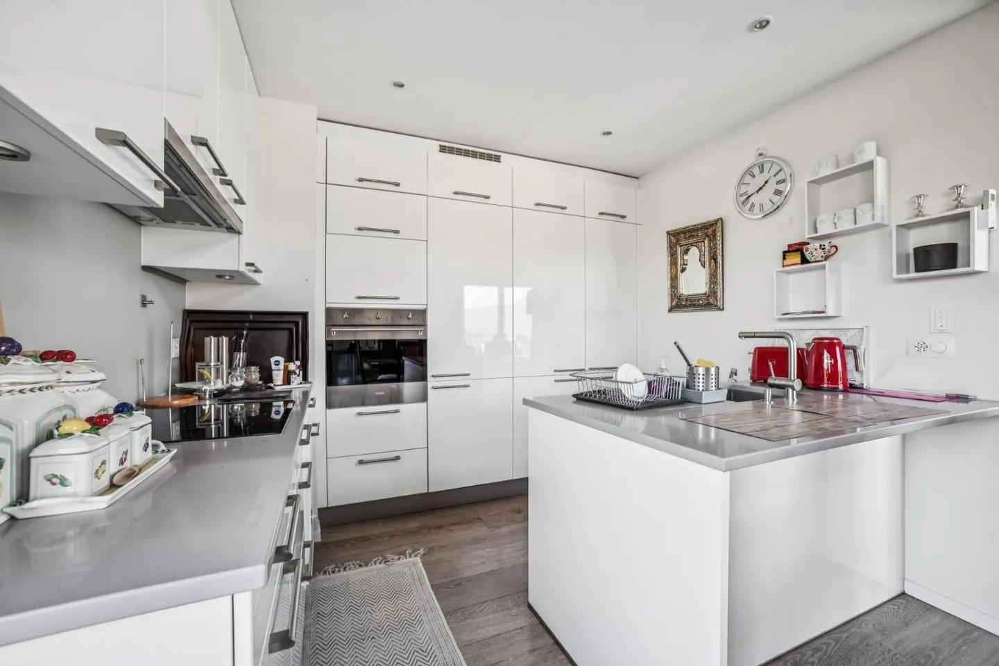 Price Reduction: Duplex Apartment with 5 Rooms in the Heart of Terre-Sainte (VD) - Photo 5 of 11