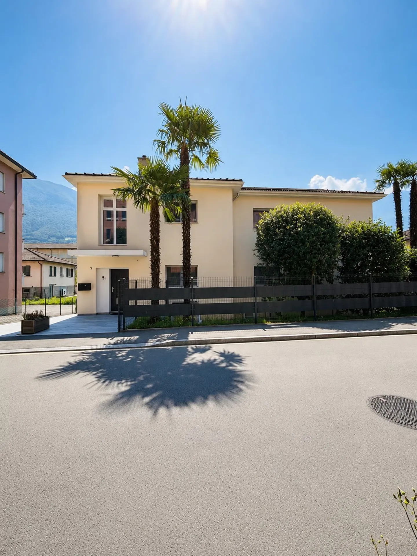 Elegantes Einfamilienhaus in Bellinzona - Foto 1 von 21