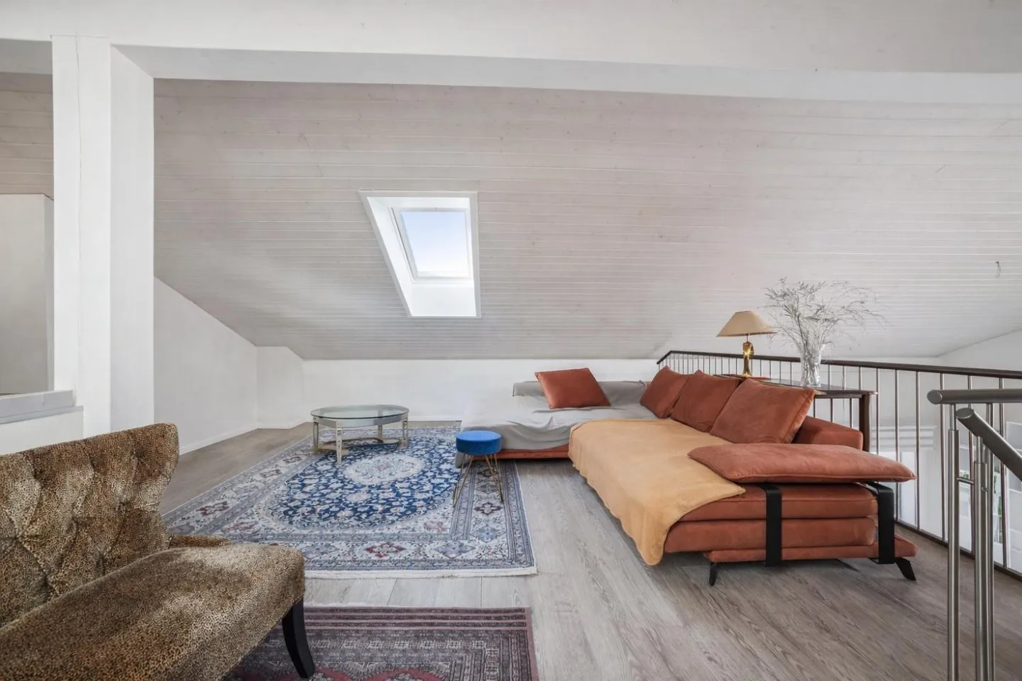 Price Reduction: Duplex Apartment with 5 Rooms in the Heart of Terre-Sainte (VD) - Photo 6 of 11