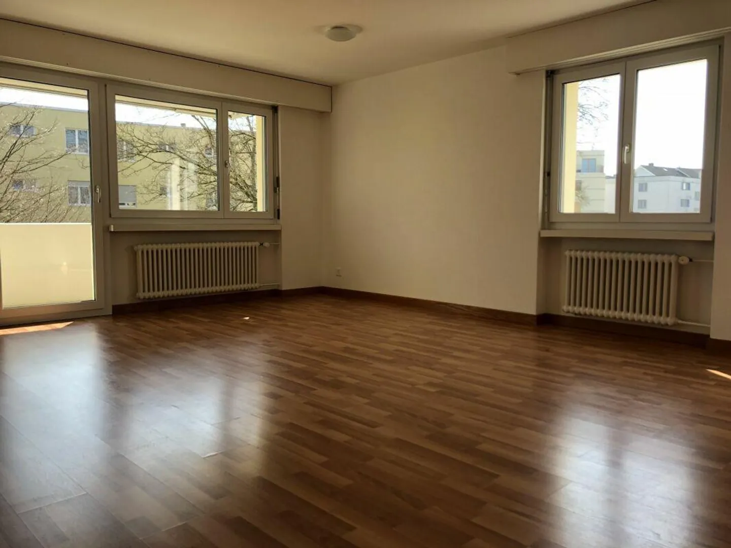 Bellissimo e luminoso appartamento di 4,5 stanze - Foto 3 di 9