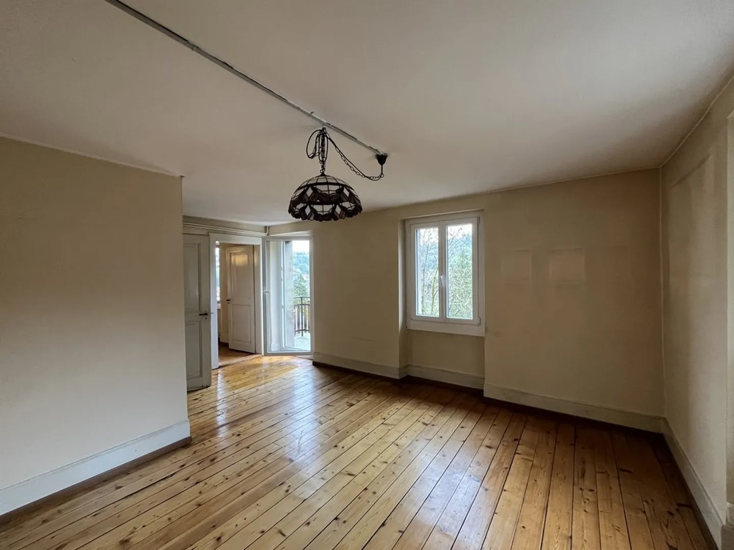 FRIBOURG (Neuveville-Viertel) - 2,5 Zimmer im 2. Stock - Foto 3 von 5