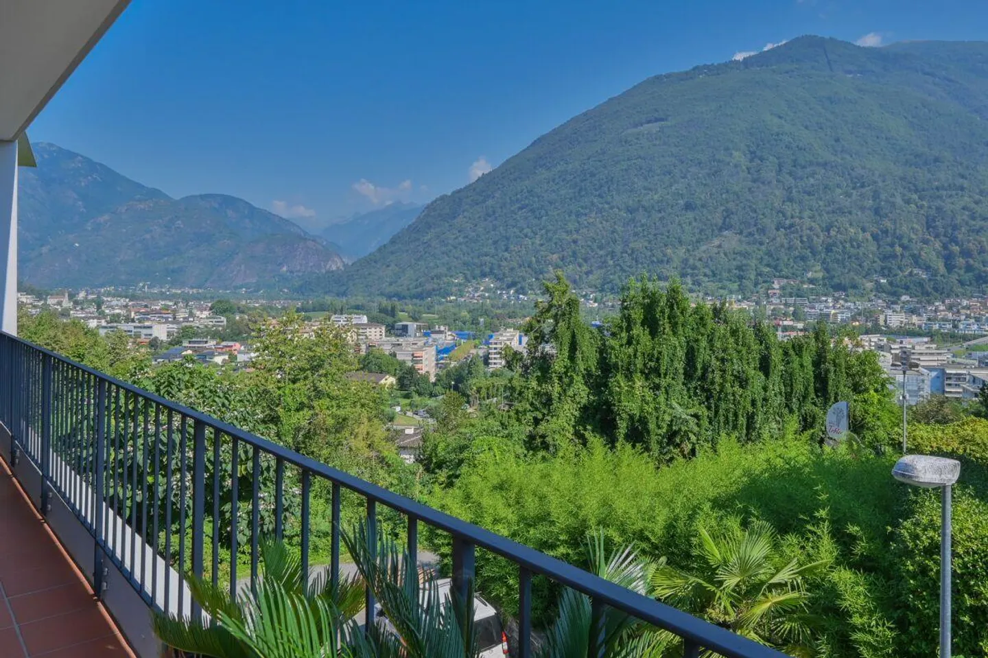 Appartement au charme méditerranéen dans un emplacement privilégié - Photo 3 sur 12