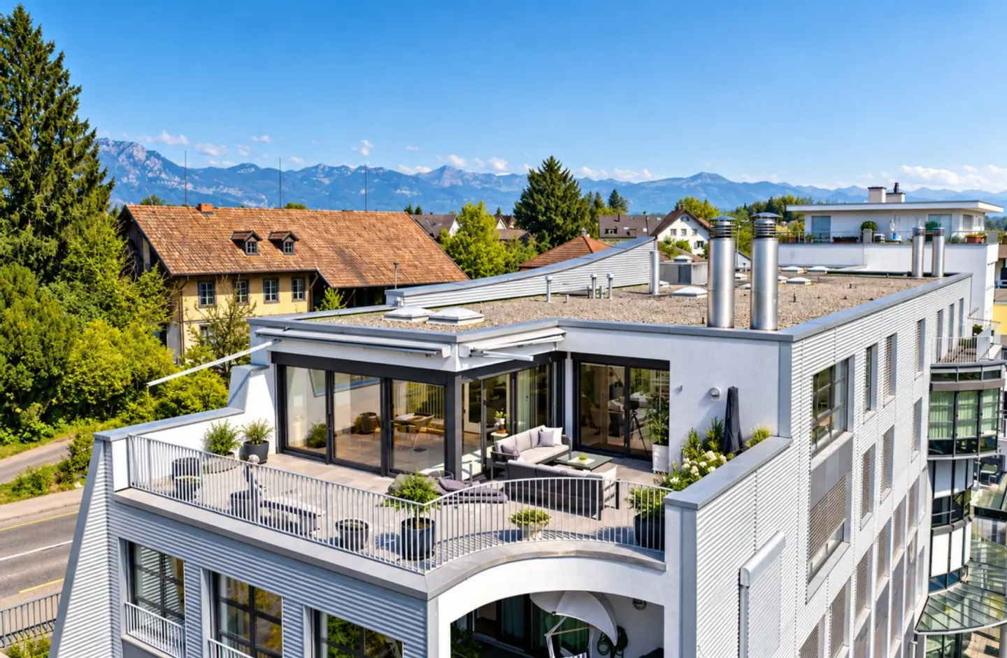Stilvolle Attikawohnung mit Terrasse - Foto 1 von 7