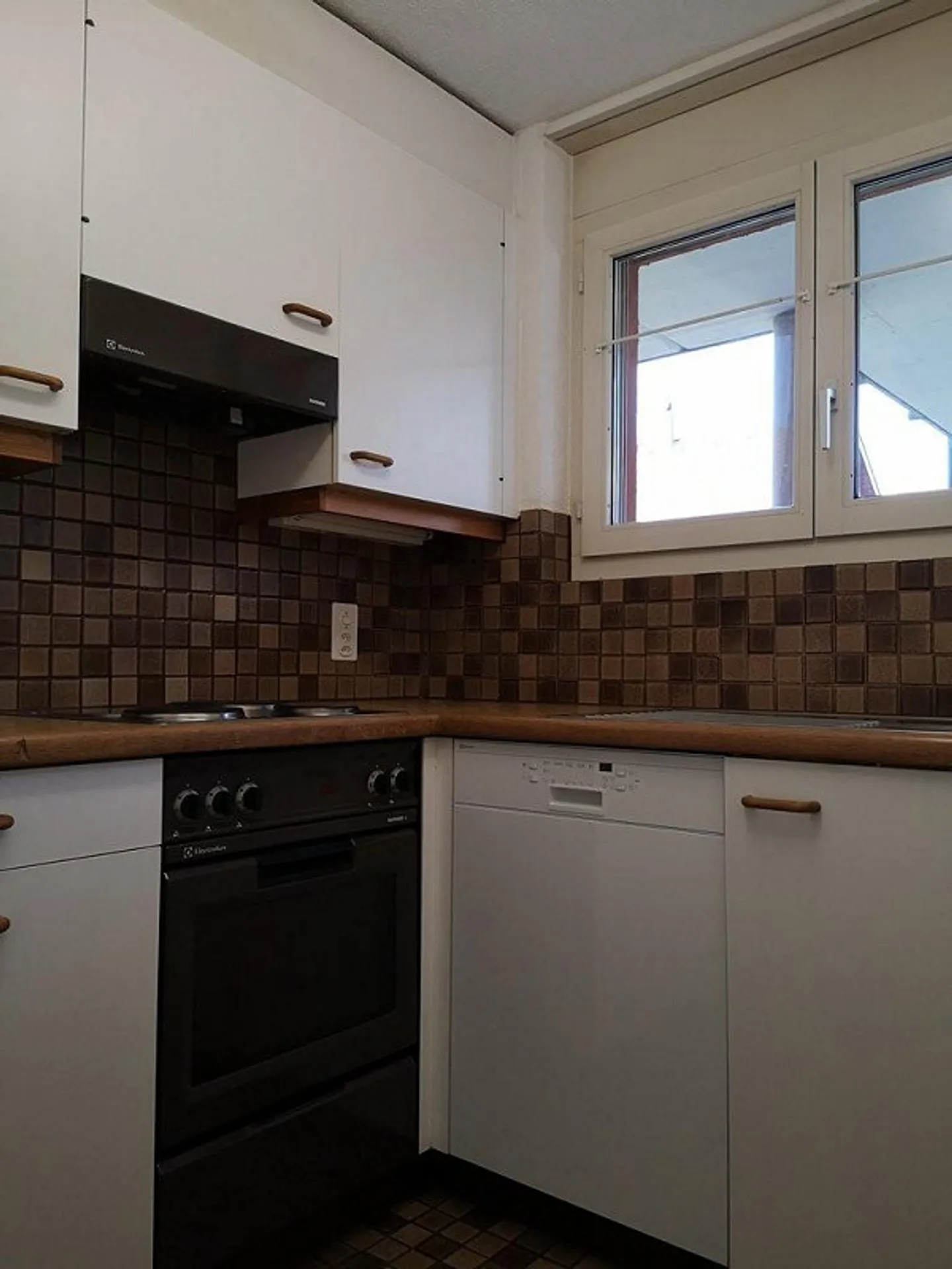 Appartement confortable de 2,5 pièces avec deux espaces de sièges - Photo 2 sur 5