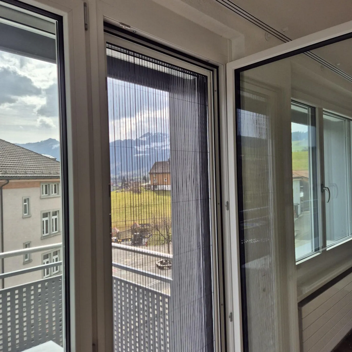 Appartamento spazioso di 4,5 stanze completamente ristrutturato con grande stanza hobby - Foto 5 di 10