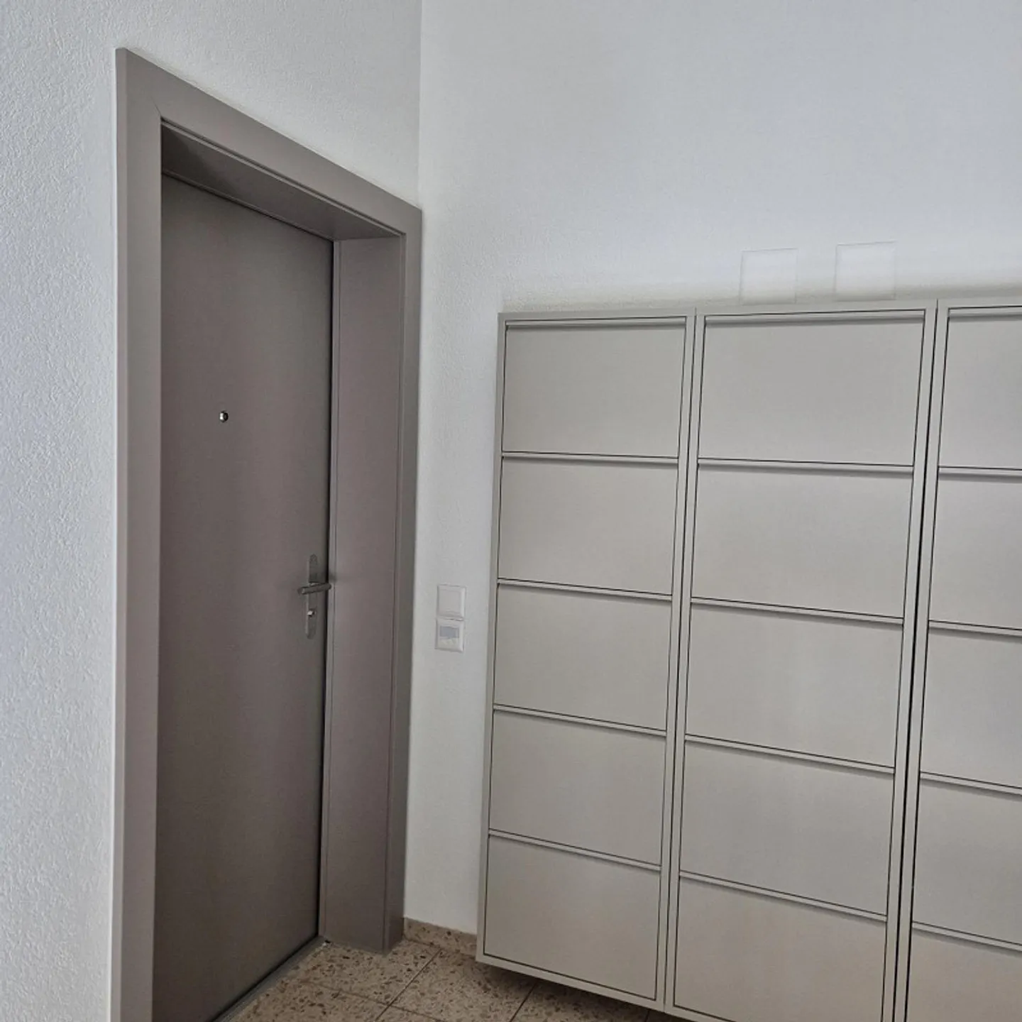 Appartamento spazioso di 4,5 stanze completamente ristrutturato con grande stanza hobby - Foto 10 di 10