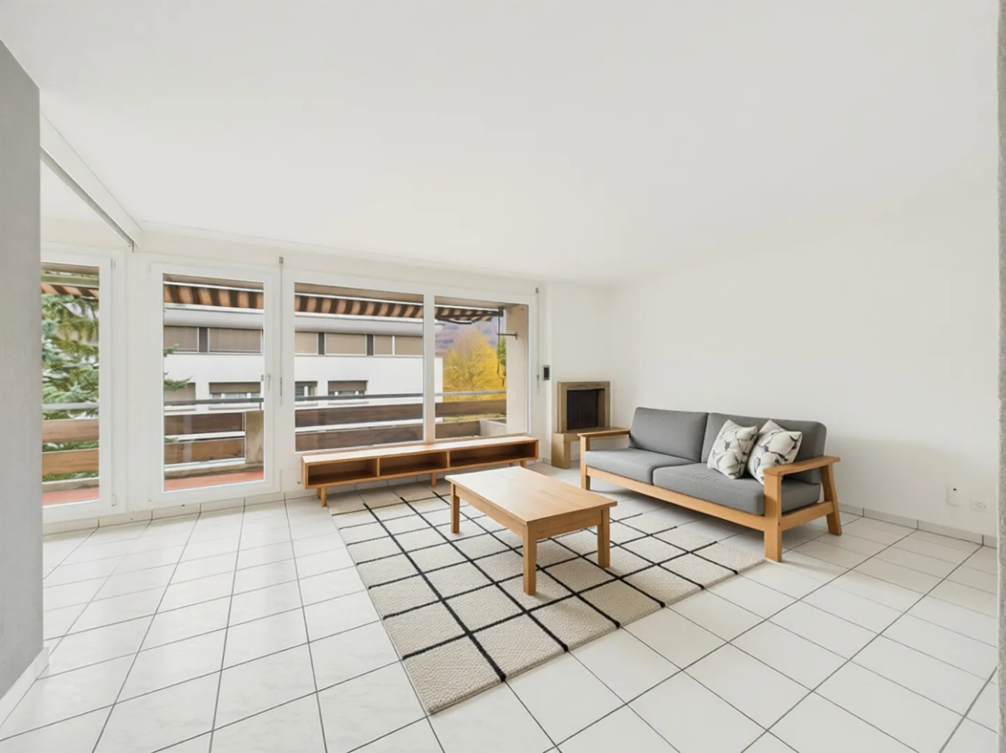 Moderno appartamento di 4,5 stanze con balcone e terrazza sul tetto a Ipsach - Foto 1 di 13