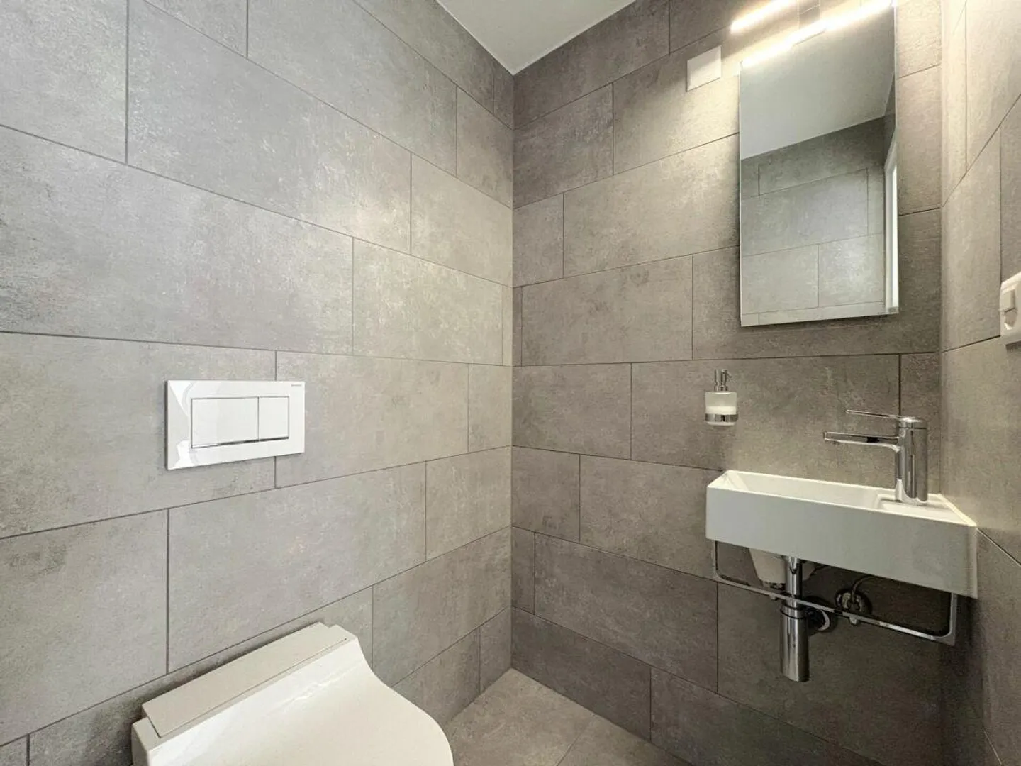 ASCONA - splendid holiday apartment 2.5 rooms completely renovated - Photo 5 of 7