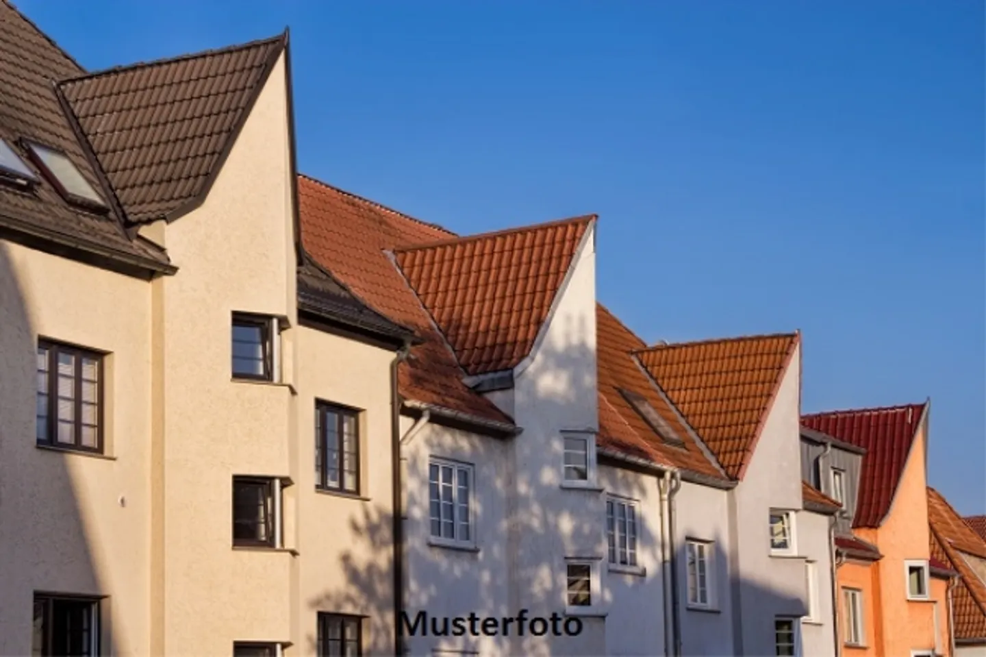 «*Mehrfamilienhaus mit drei Wohnungen*» - Foto 1 von 1
