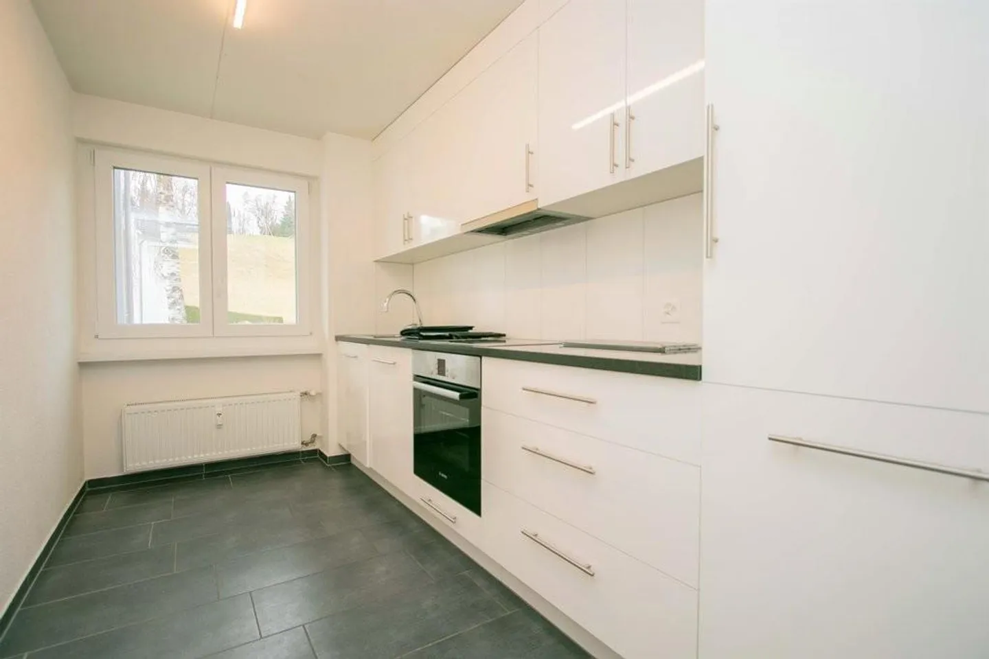 Moderne Wohnung mit Balkon - Foto 2 von 8