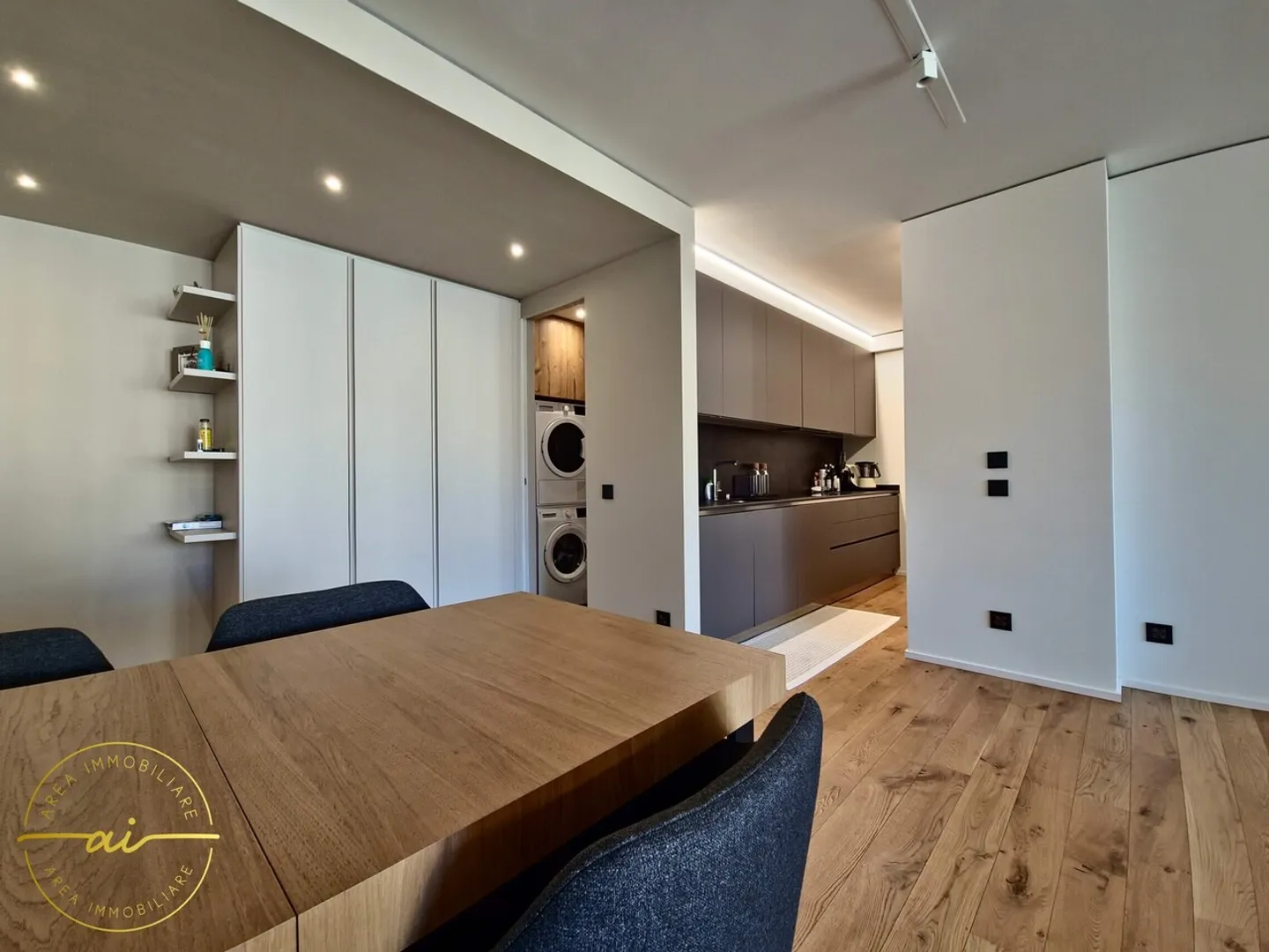 RAFFINATO APPARTAMENTO DI 3.5 LOCALI CON TERRAZZA A PARADISO - Foto 10 di 13
