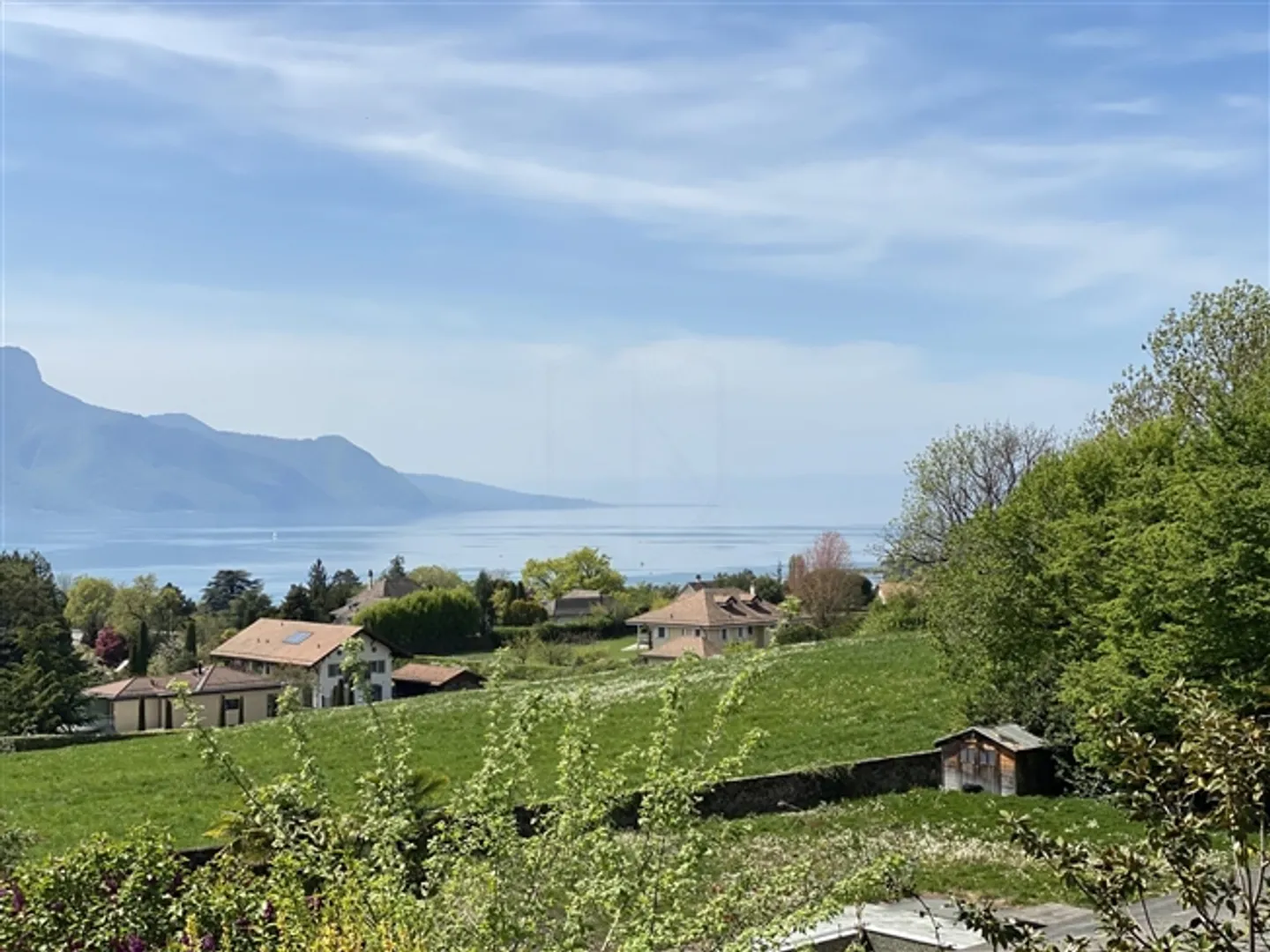 Stunning house of 370 m2 living space with breathtaking views of Lake Léman. - Photo 1 of 12