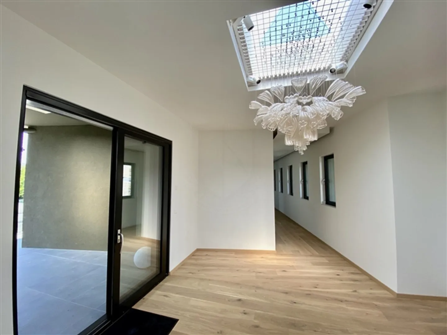 Stunning house of 370 m2 living space with breathtaking views of Lake Léman. - Photo 5 of 12