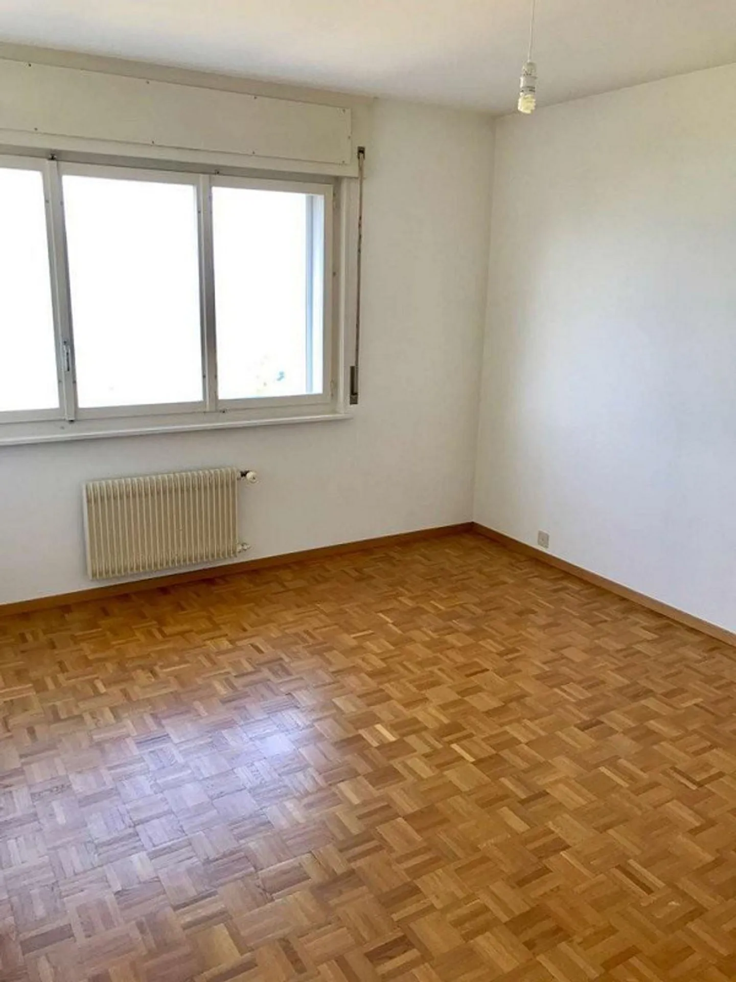 Logement de 2 pièces avec magnifique vue sur le lac ! - Foto 4 von 7