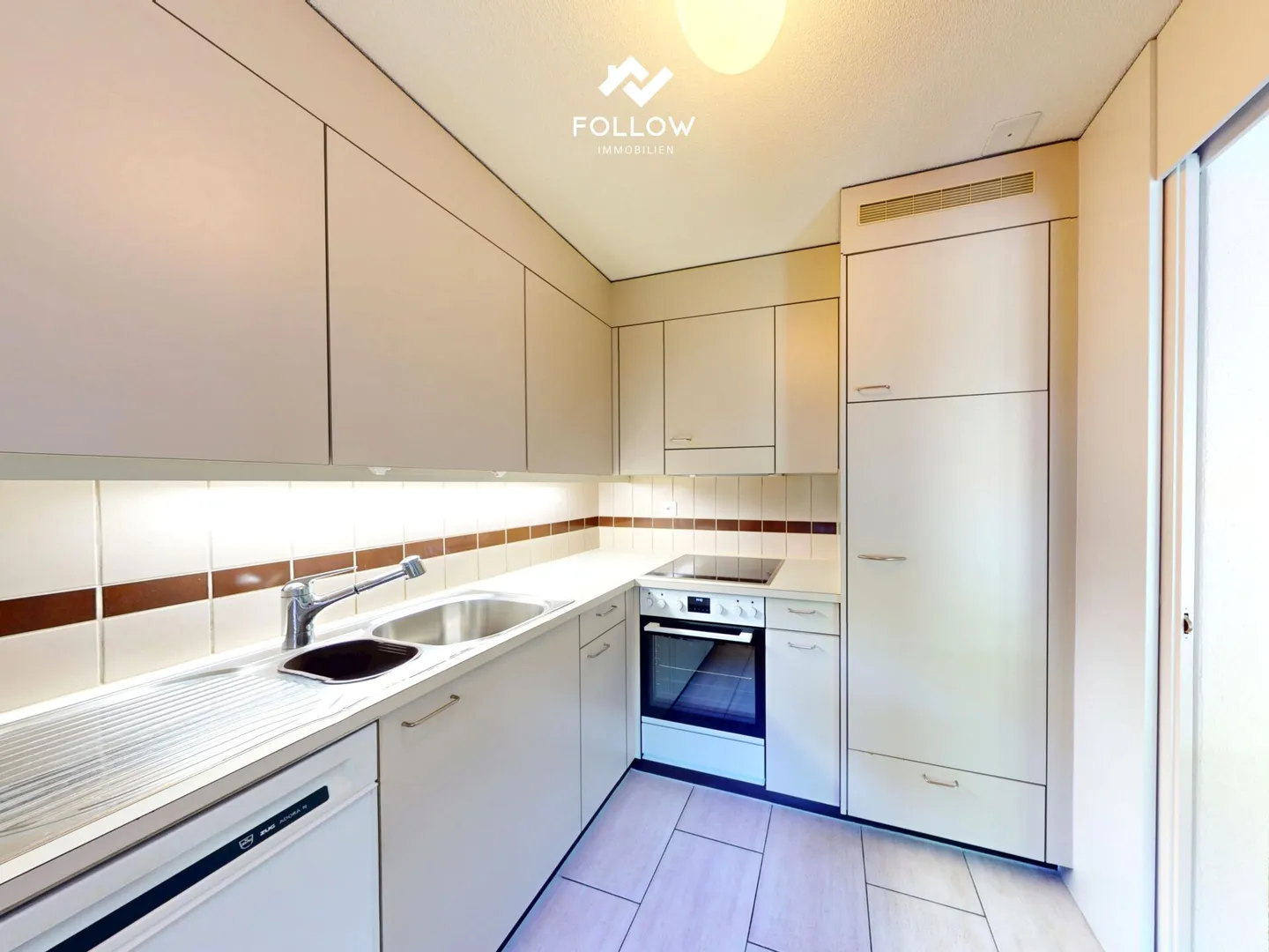 Cozy and partially renovated 2.5 room apartment with garden seating area - Photo 6 of 11