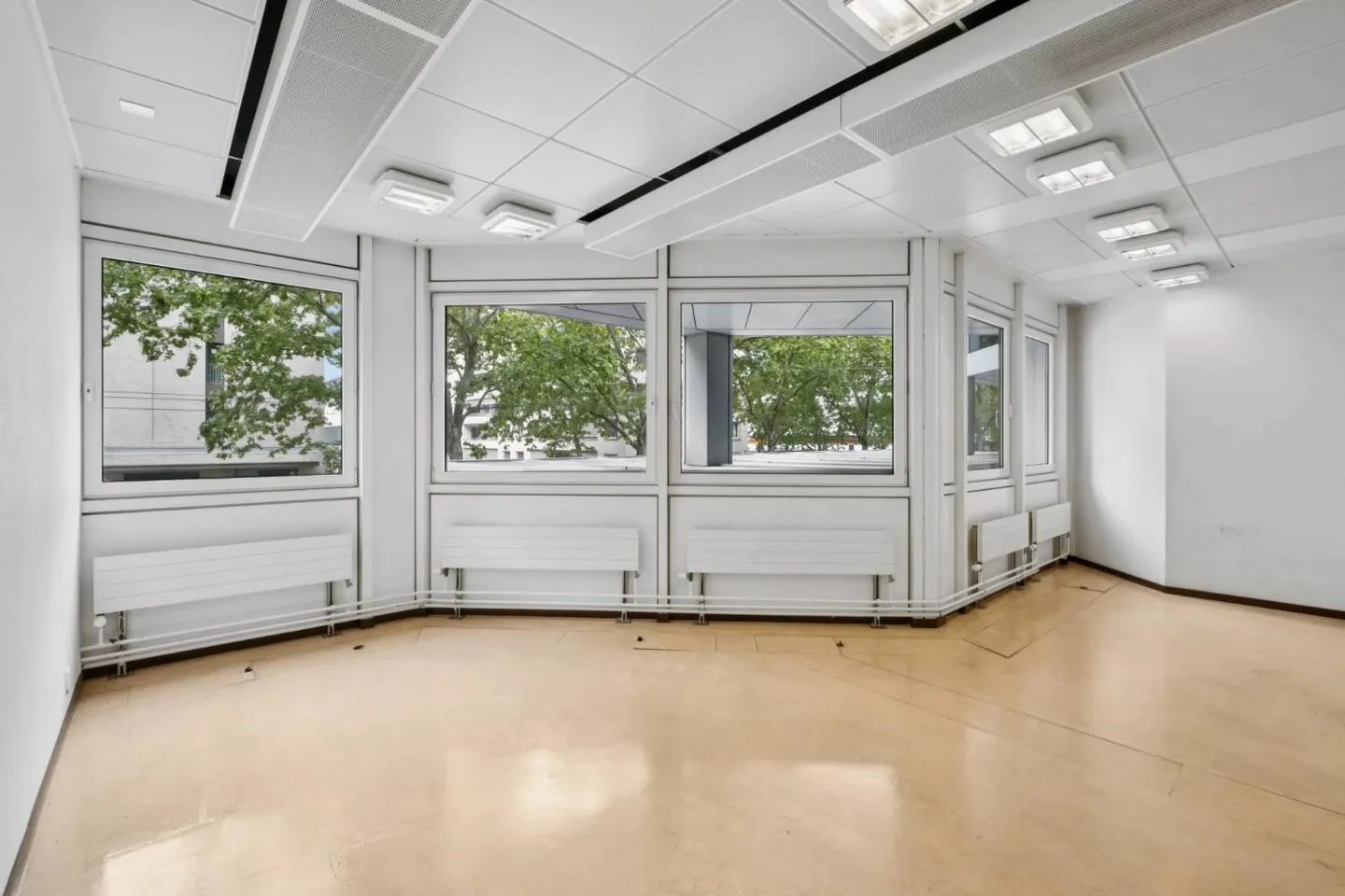 Office Spaces in Charmilles - Photo 5 of 13