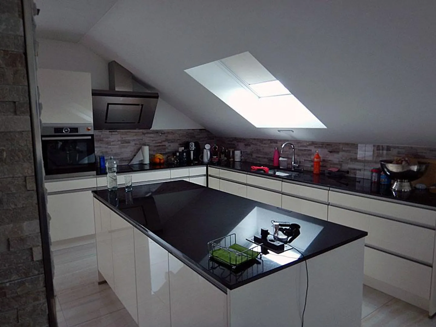 Interessante casa plurifamiliare con potenziale - Foto 4 di 8