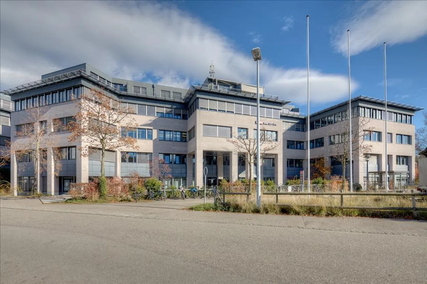 Geräumiger Lagerraum - Foto 1 von 7