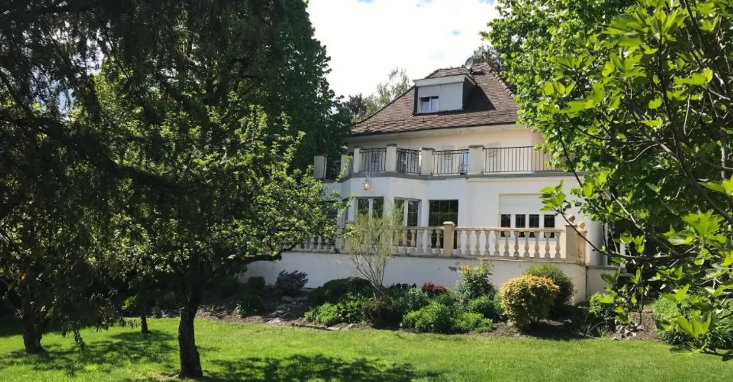 Villa rénovée avec jardin - Photo 1 sur 12