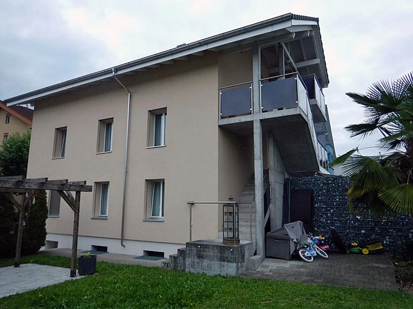 Interessante casa plurifamiliare con potenziale - Foto 7 di 8