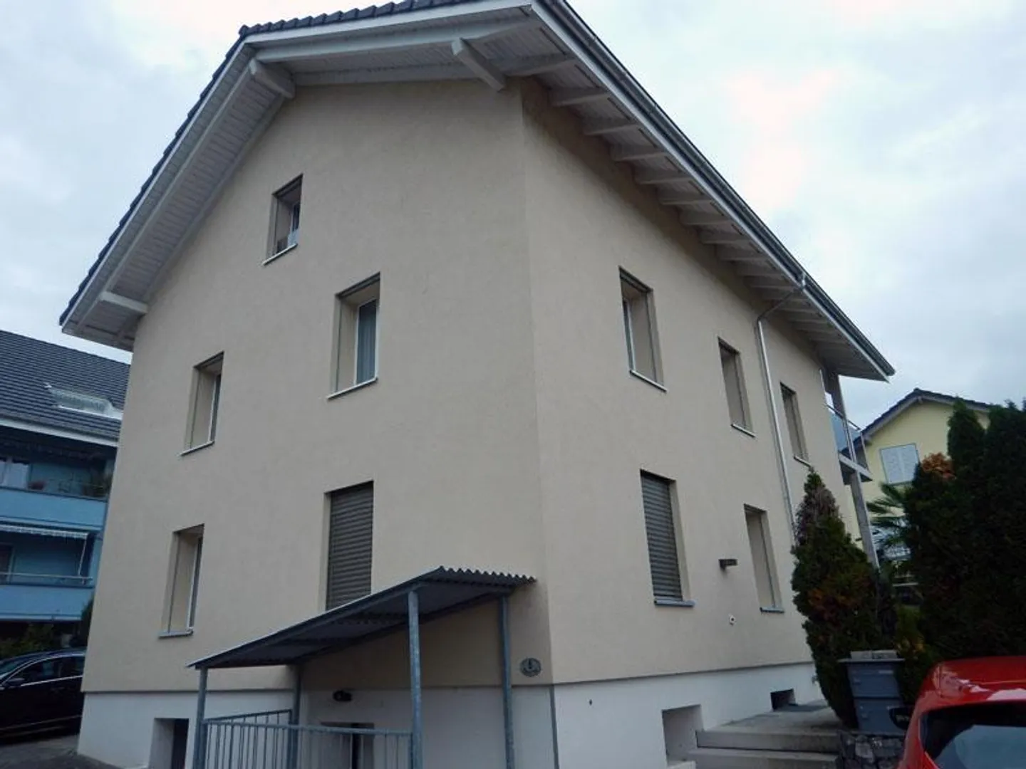 Interessante casa plurifamiliare con potenziale - Foto 8 di 8