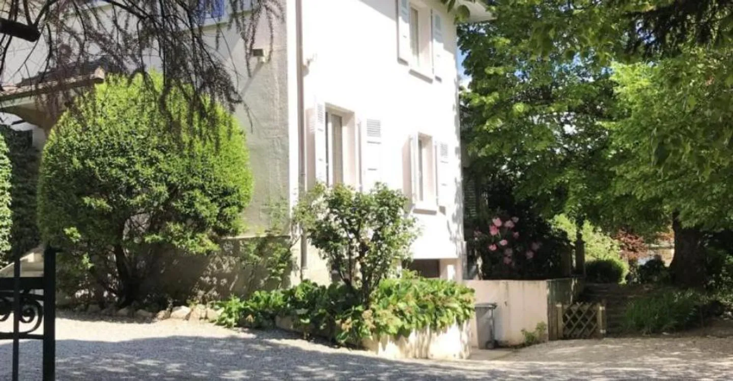Villa rénovée avec jardin - Photo 12 sur 12